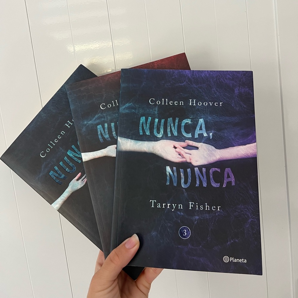 Nunca nunca trilogia de Colleen Hoover y Tarryn fisher